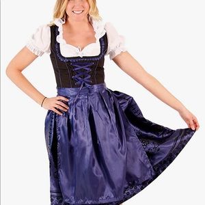 Biergarten Oktoberfest German Beer Wench Women’s Costume 🍻
